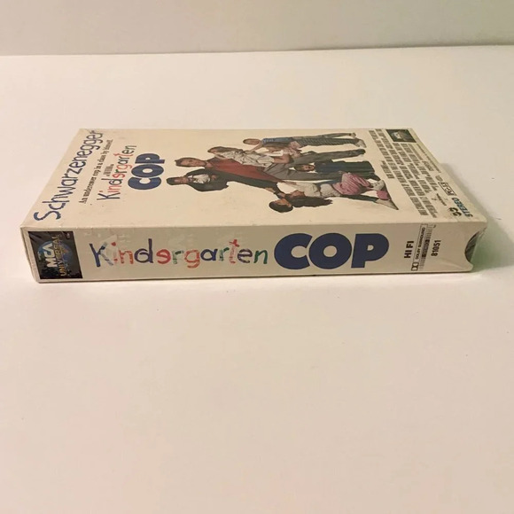 1991  Kindergarten Cop VHS Sealed Arnold Schwarzenegger Movie - Picture 6 of 11